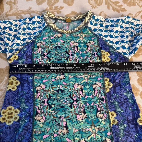 Maaji Geometric Designed Rash Guard - Picture 8 of 10